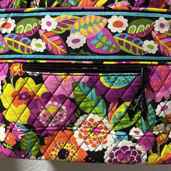 Beautiful Multi colored Vera Bradley Bag - Picture 3 of 6